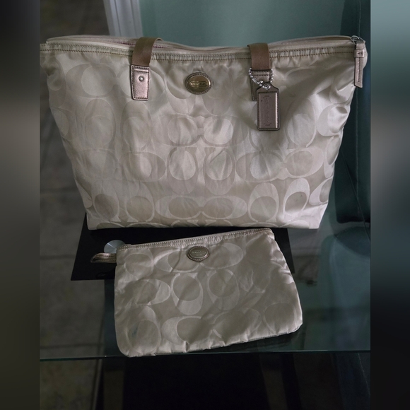 Coach Fabric Tote Weekender Bag Matching Signature Cream Tote Bag Set - Picture 1 of 16